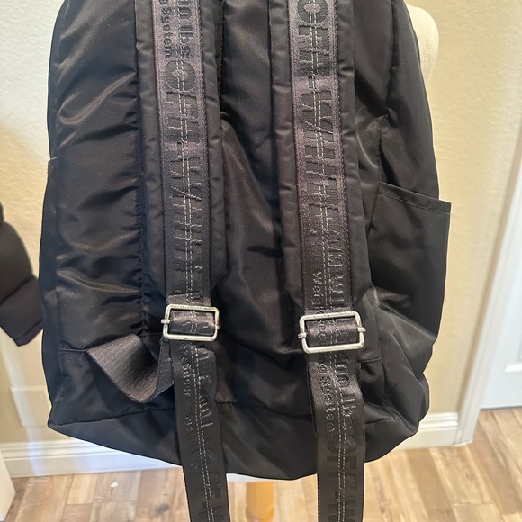 Off-White Black Backpack with Vibrant Arrows - Picture 9 of 10
